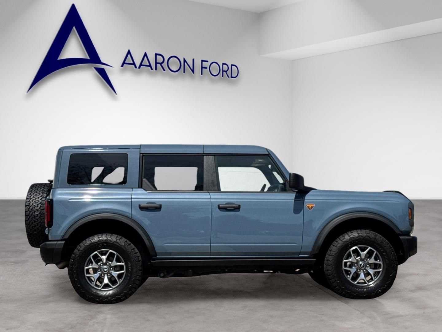 Used 2025 Ford Bronco Badlands image 7