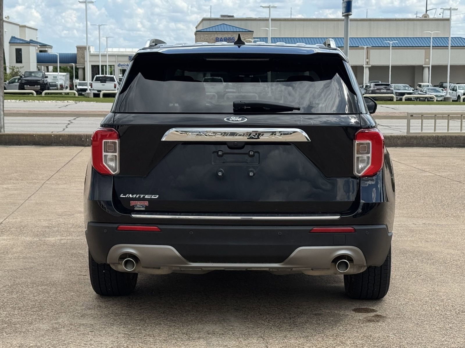 Used 2023 Ford Explorer Limited w/ Limited Technology Package RWD image 5
