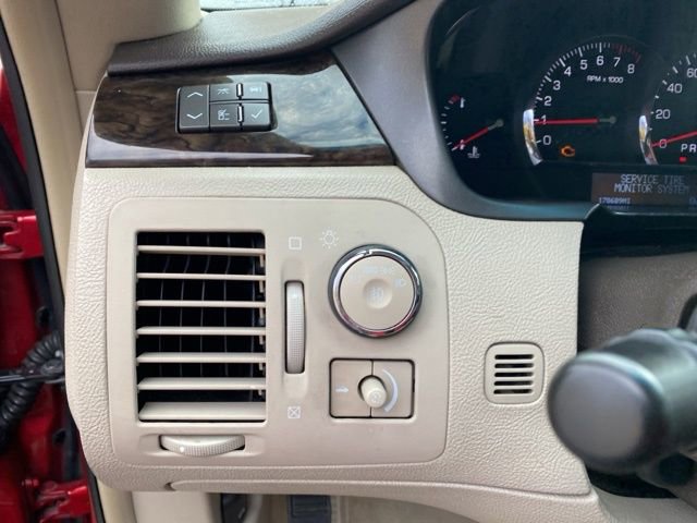 Used 2011 Cadillac DTS Luxury image 16