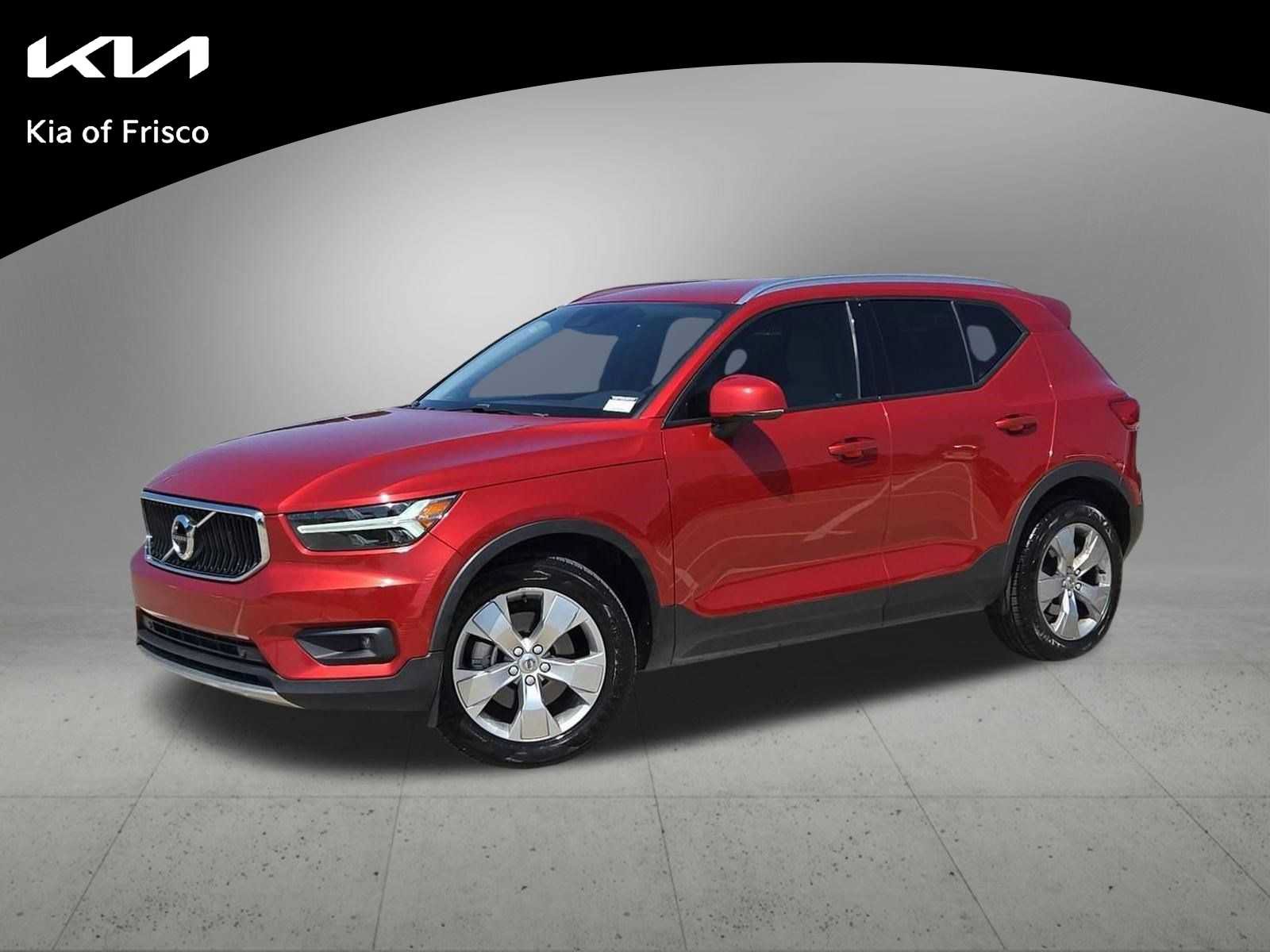 Used 2022 Volvo XC40 T4 Momentum FWD image 1