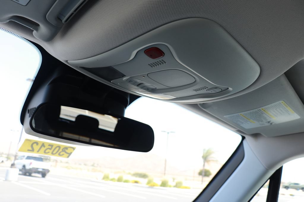 Used 2021 Jeep Renegade Latitude FWD image 23