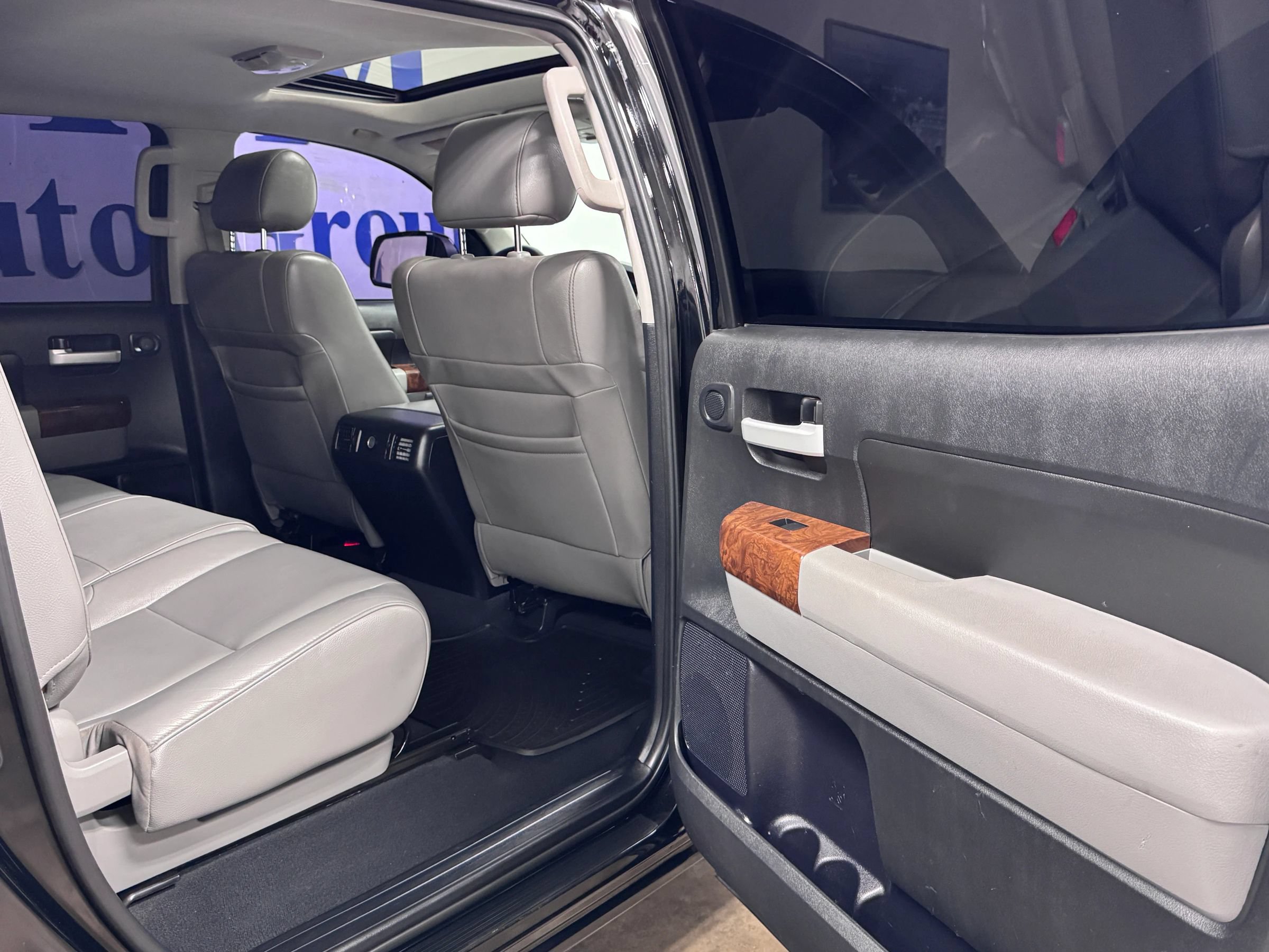 Used 2013 Toyota Tundra Limited w/ Memory Pkg AWD/4WD image 13