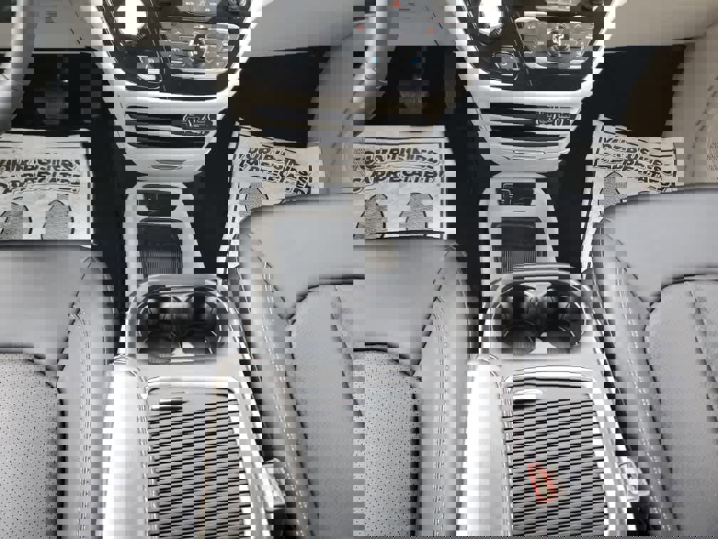 Certified 2024 Chrysler Pacifica Touring-L image 21