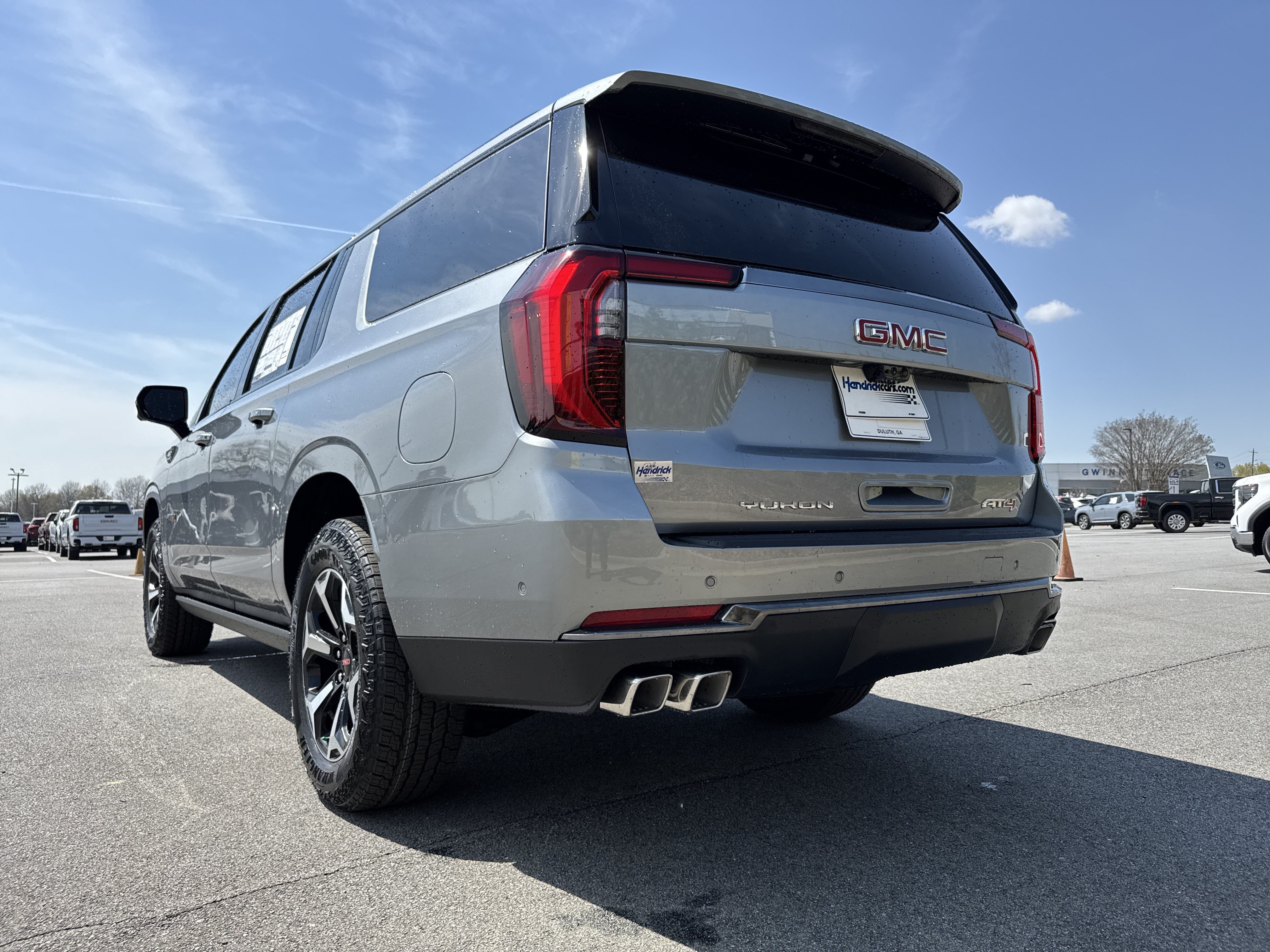 New 2026 GMC Yukon XL AT4 w/ AT4 Premium Plus Package AWD/4WD image 8