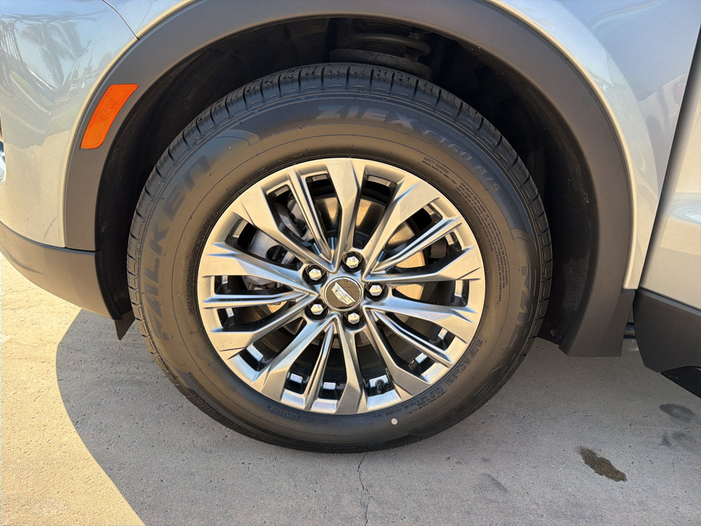 Used 2025 Cadillac XT4 Premium Luxury FWD image 20