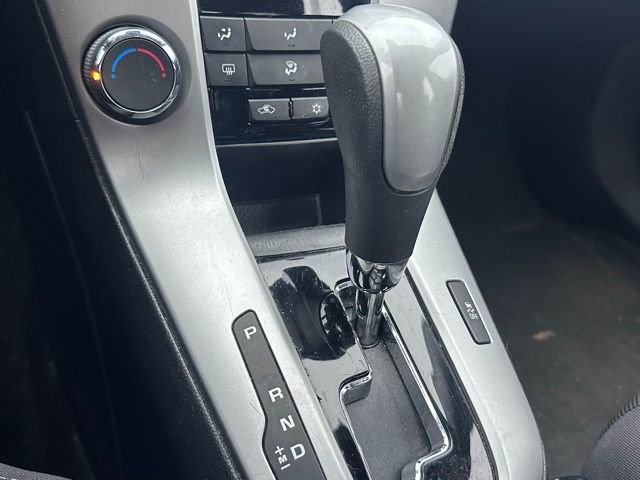 Used 2015 Chevrolet Cruze LT image 12
