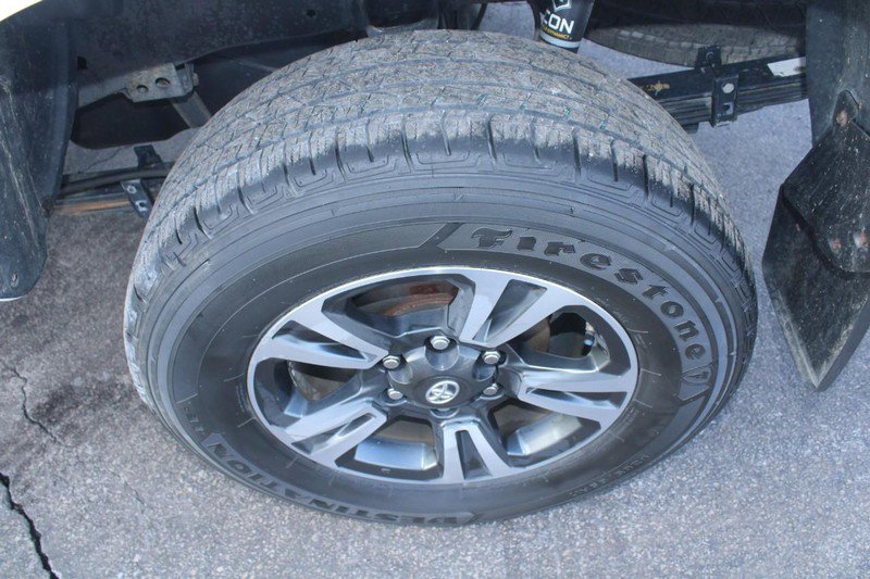 Used 2017 Toyota Tacoma TRD Off-Road image 8