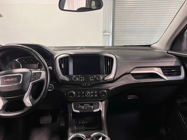 Used 2024 GMC Terrain SLT image 20