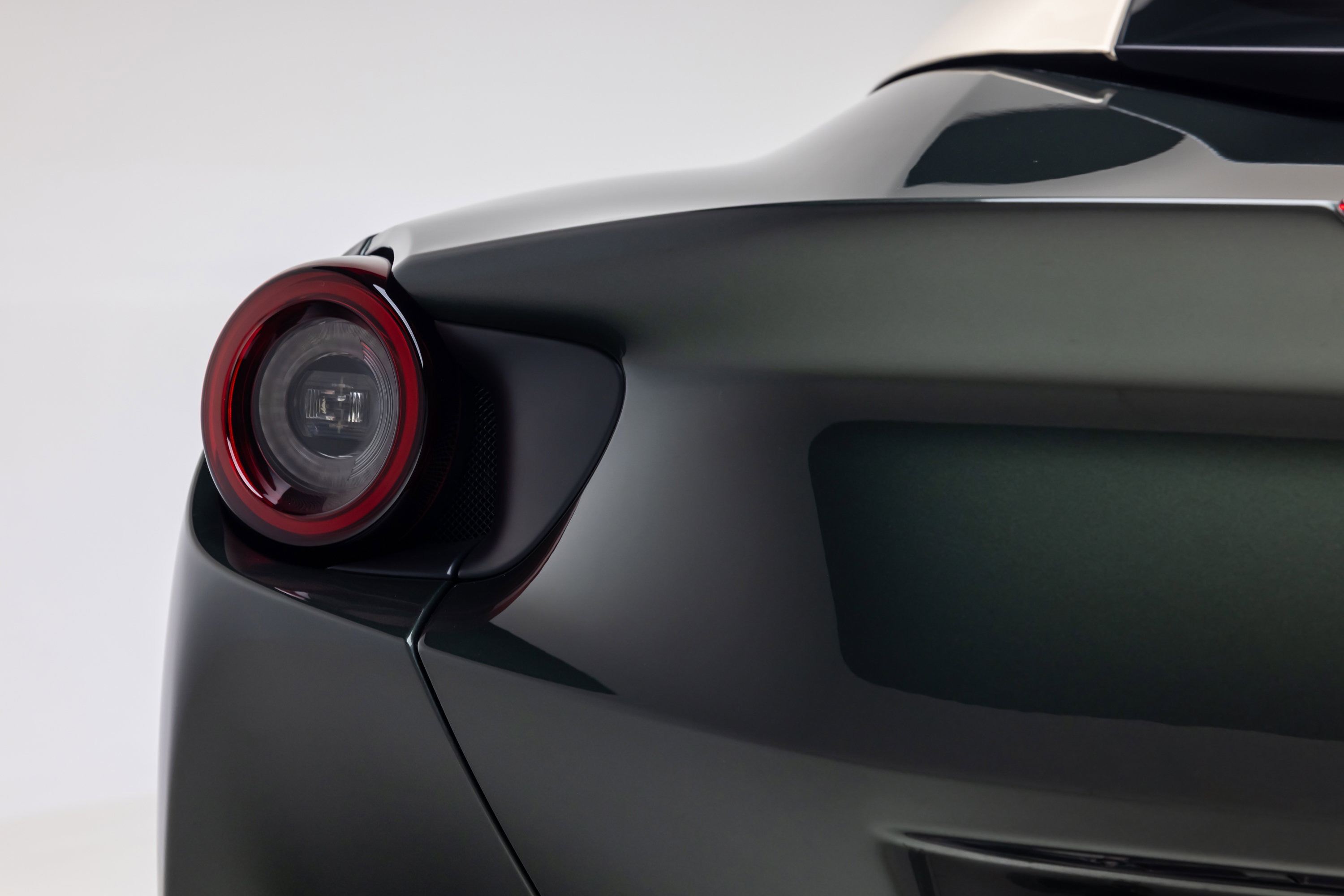Certified 2019 Ferrari Portofino RWD image 20