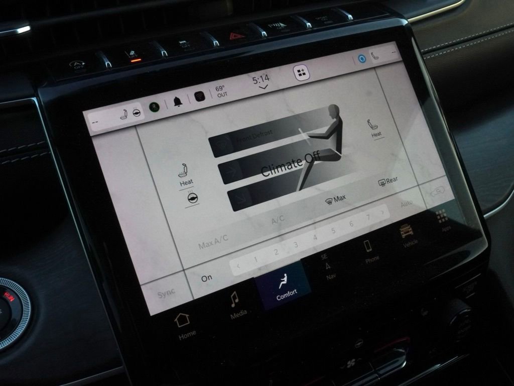 Used 2023 Jeep Grand Cherokee Limited image 14