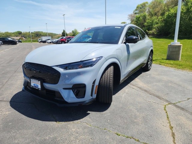 New 2025 Ford Mustang Mach-E GT image 4