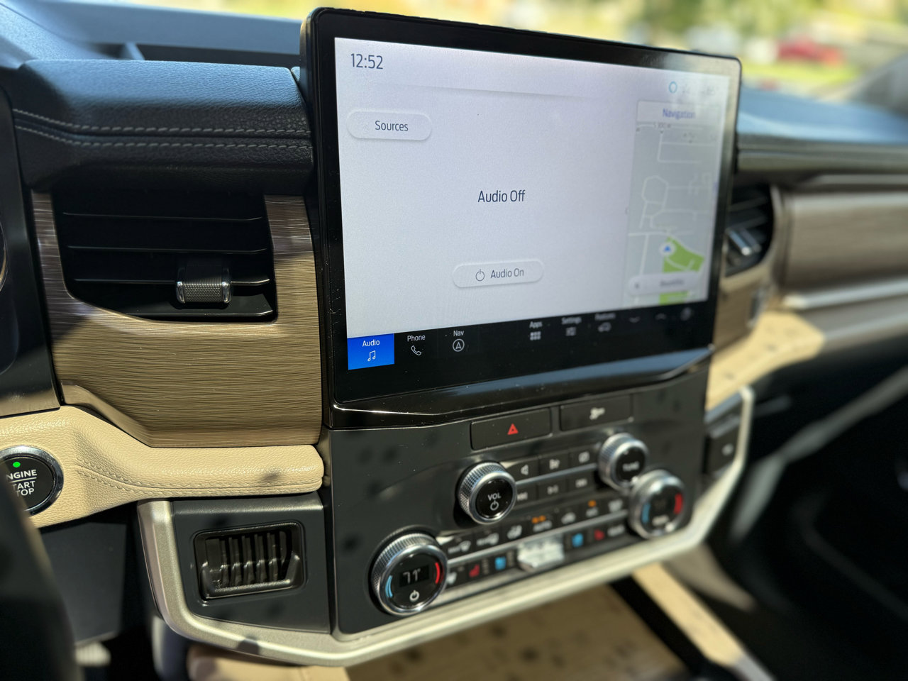 Used 2022 Ford Expedition Max Limited image 15