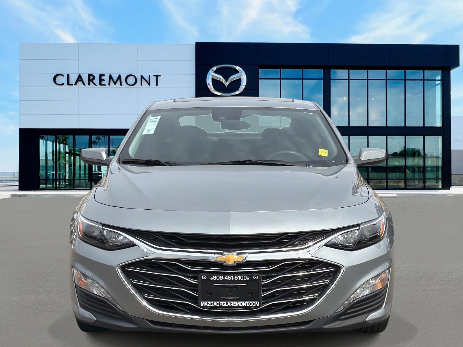 Used 2024 Chevrolet Malibu LT image 2