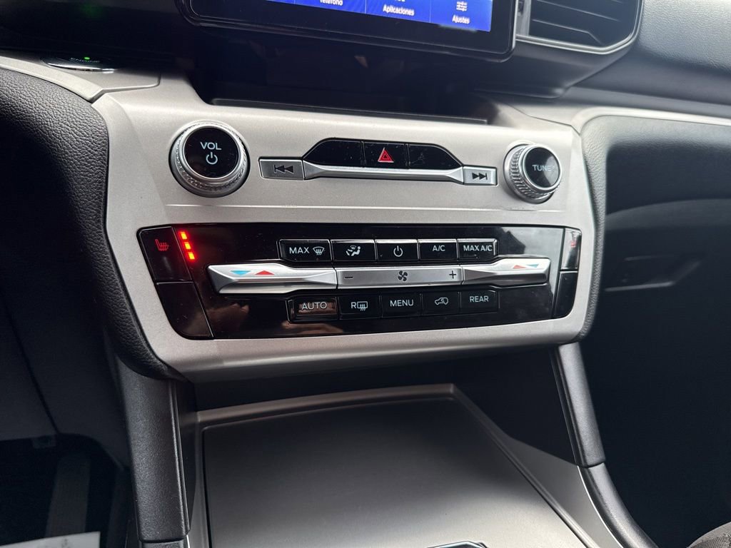 Used 2021 Ford Explorer XLT image 16