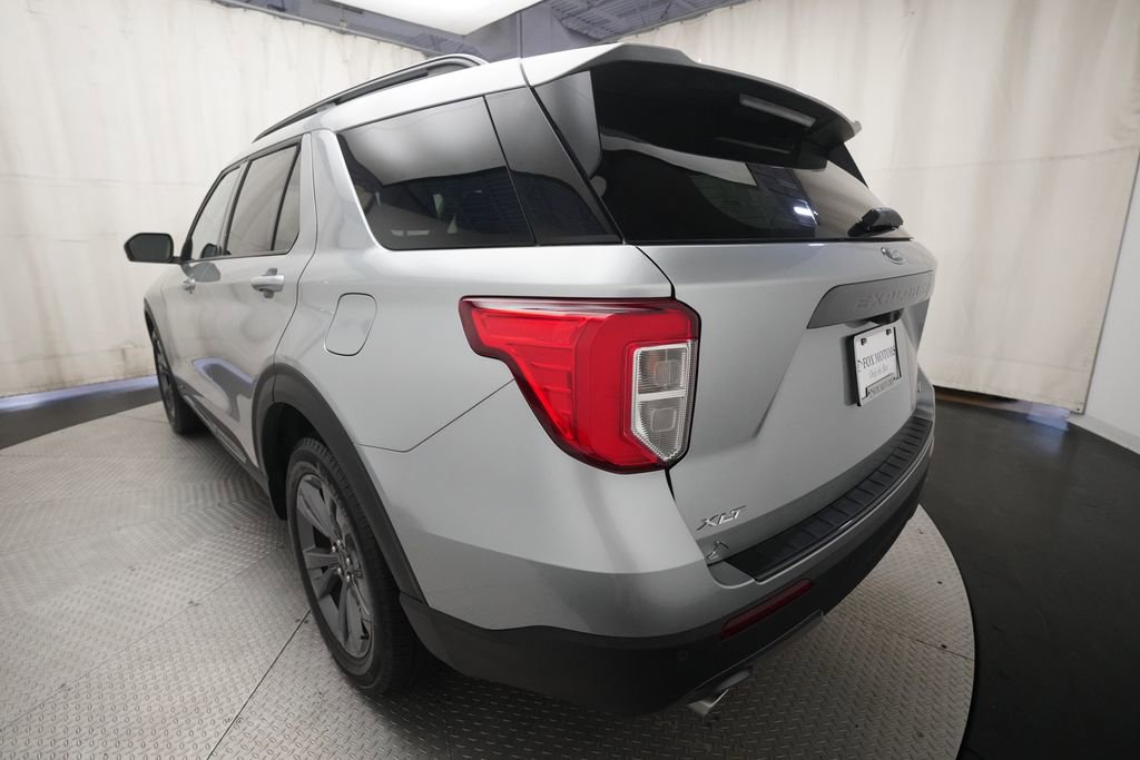 Used 2023 Ford Explorer XLT w/ Equipment Group 202A AWD/4WD image 35