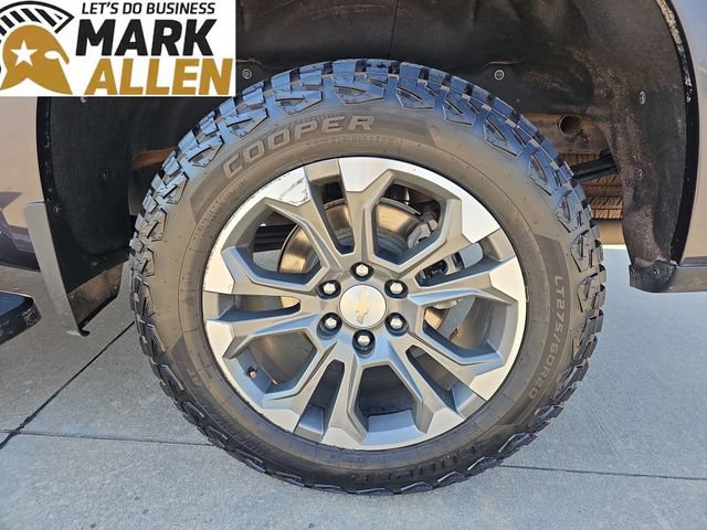 Used 2024 Chevrolet Silverado 1500 High Country w/ Technology Package AWD/4WD image 33