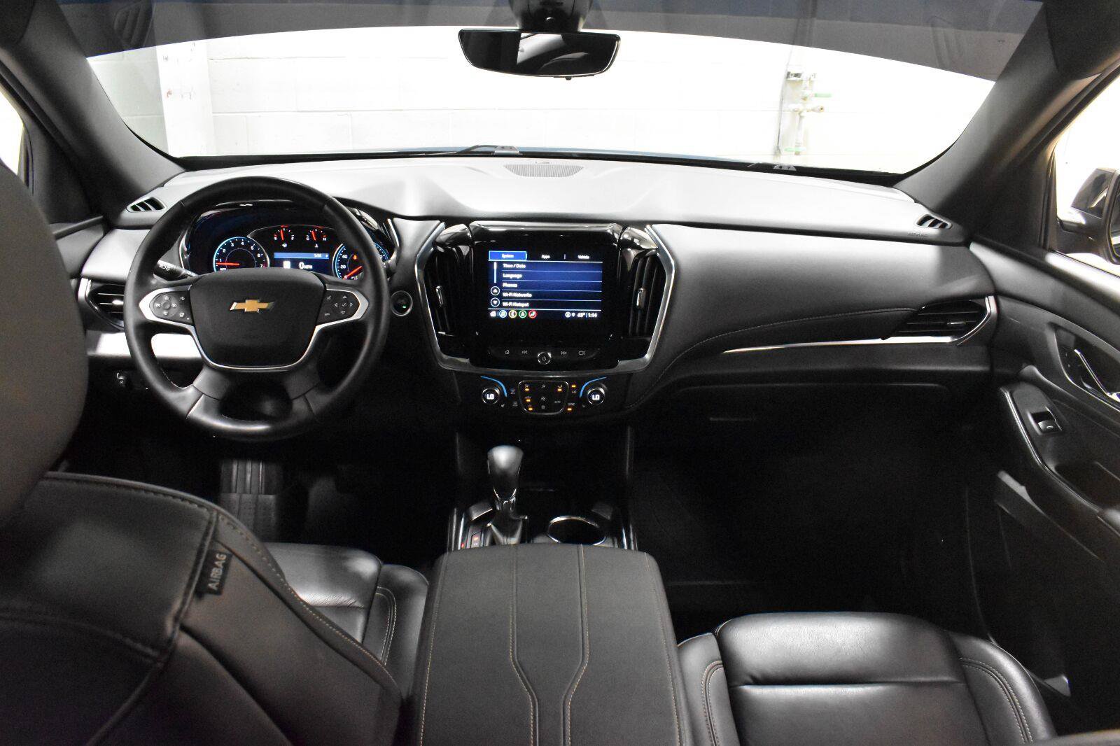 Used 2023 Chevrolet Traverse LT w/ LT Premium Package AWD/4WD image 7