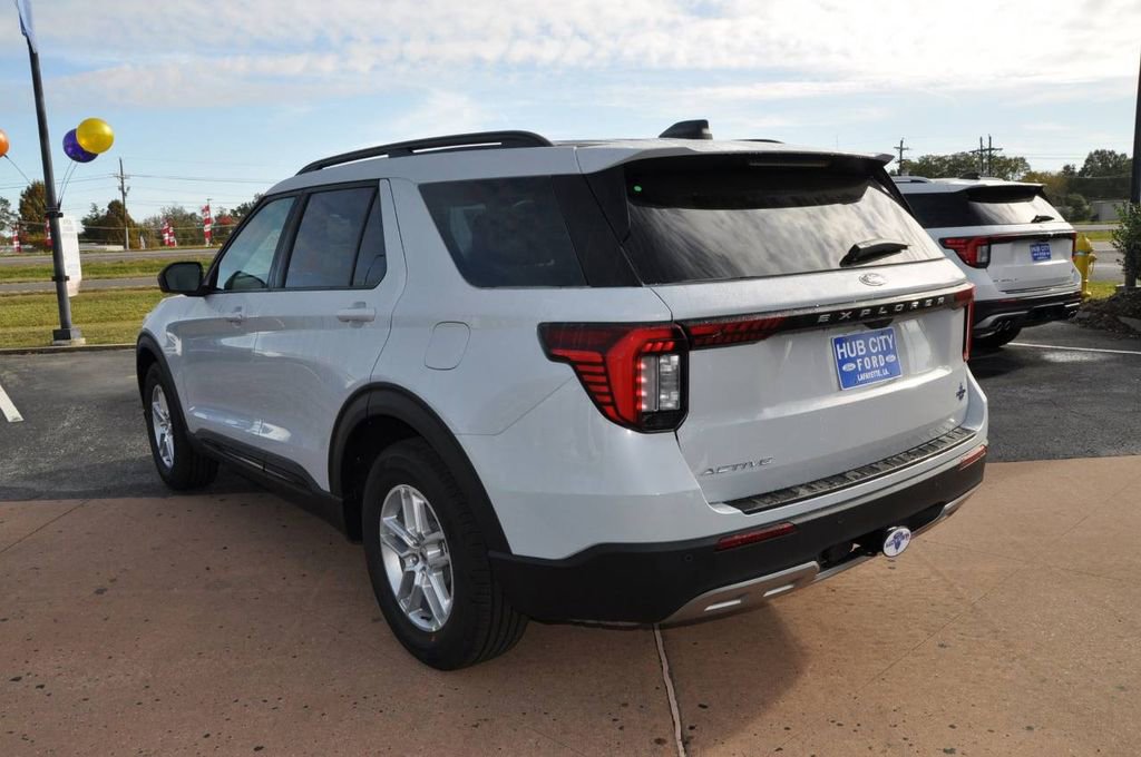 New 2026 Ford Explorer Active w/ Active Comfort Package image 3