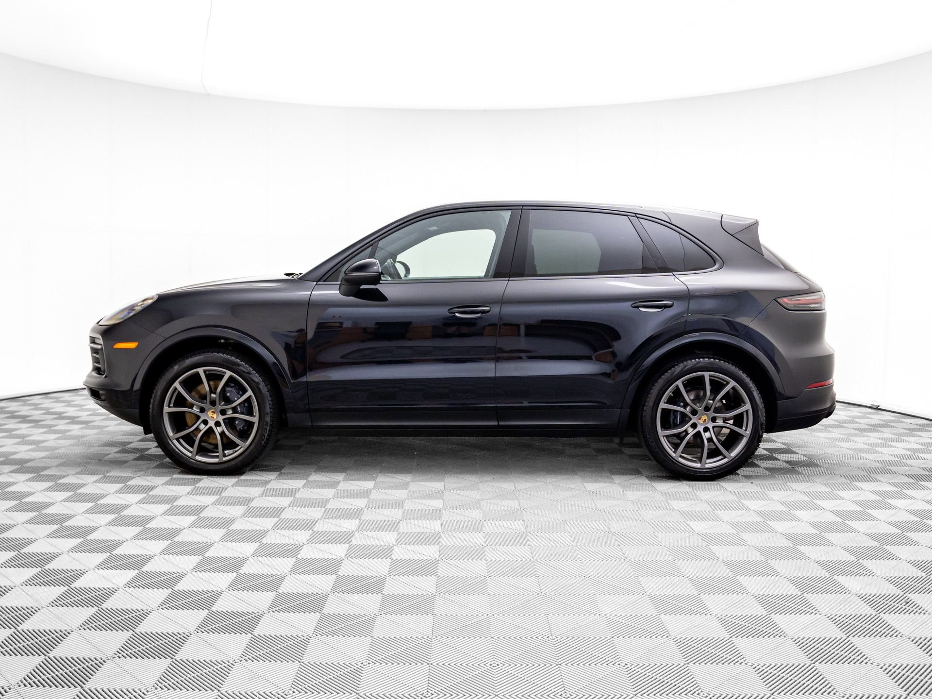 Certified 2022 Porsche Cayenne Platinum Edition video 2
