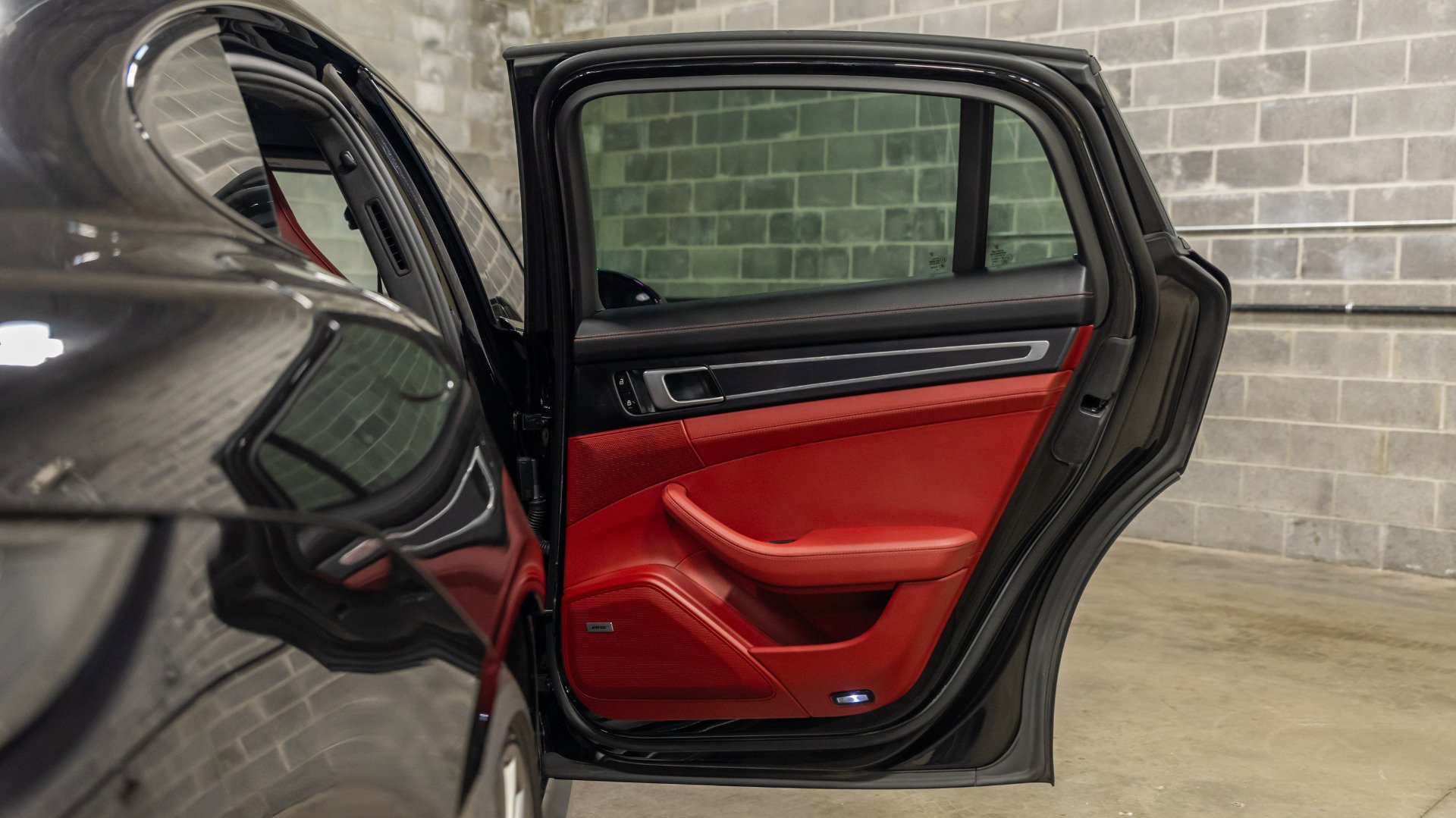 Used 2020 Porsche Panamera GTS image 69