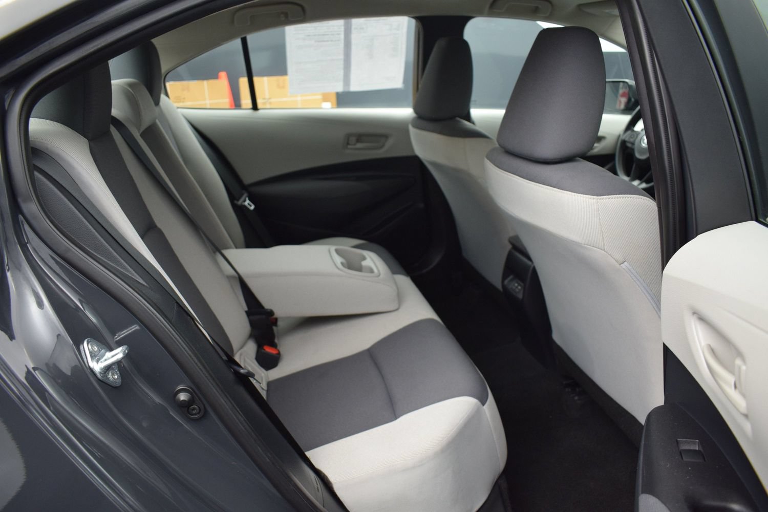 Used 2025 Toyota Corolla LE w/ LE Premium Package FWD image 11