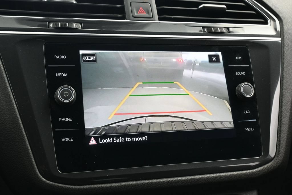 Used 2023 Volkswagen Tiguan SE FWD image 18