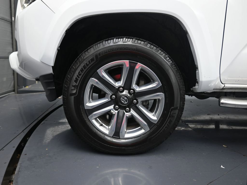 Used 2017 Toyota Tacoma Limited image 5