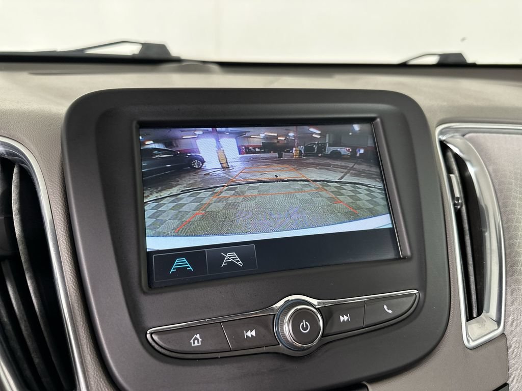 Used 2018 Chevrolet Malibu LT FWD image 17