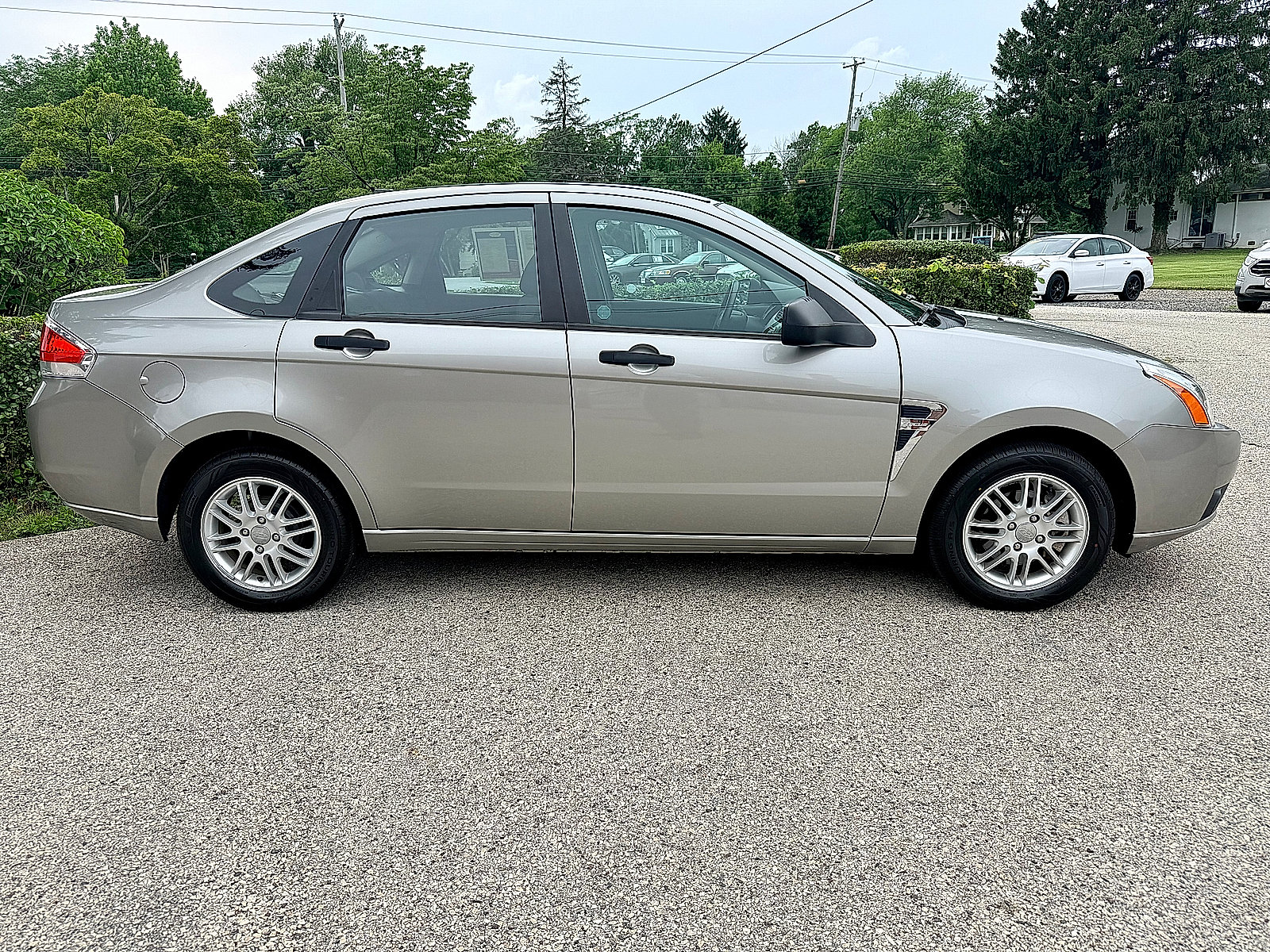 Used 2008 Ford Focus SE FWD image 3