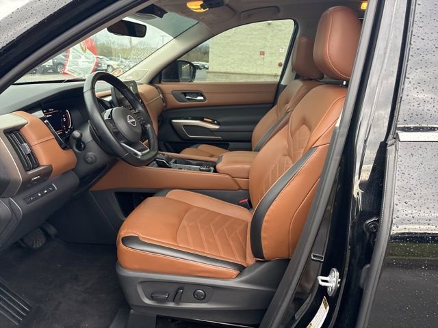 Used 2023 Nissan Pathfinder Platinum w/ Cargo Package image 20