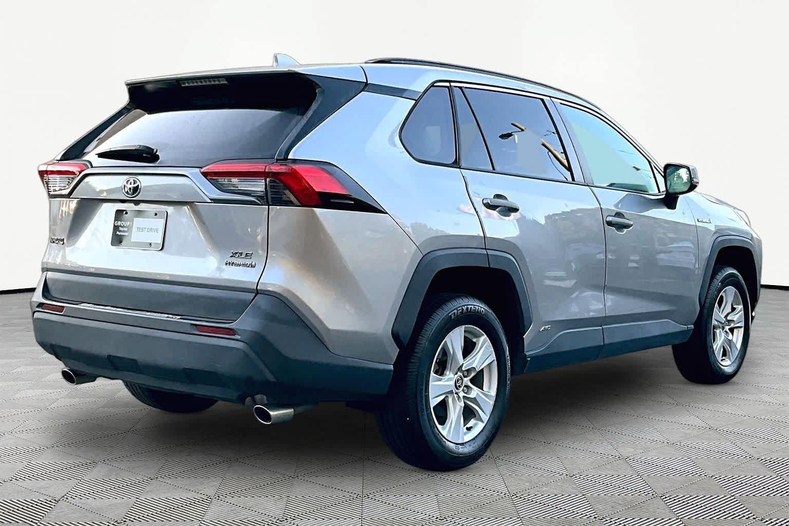 Used 2021 Toyota RAV4 XLE w/ Convenience Package AWD/4WD image 13