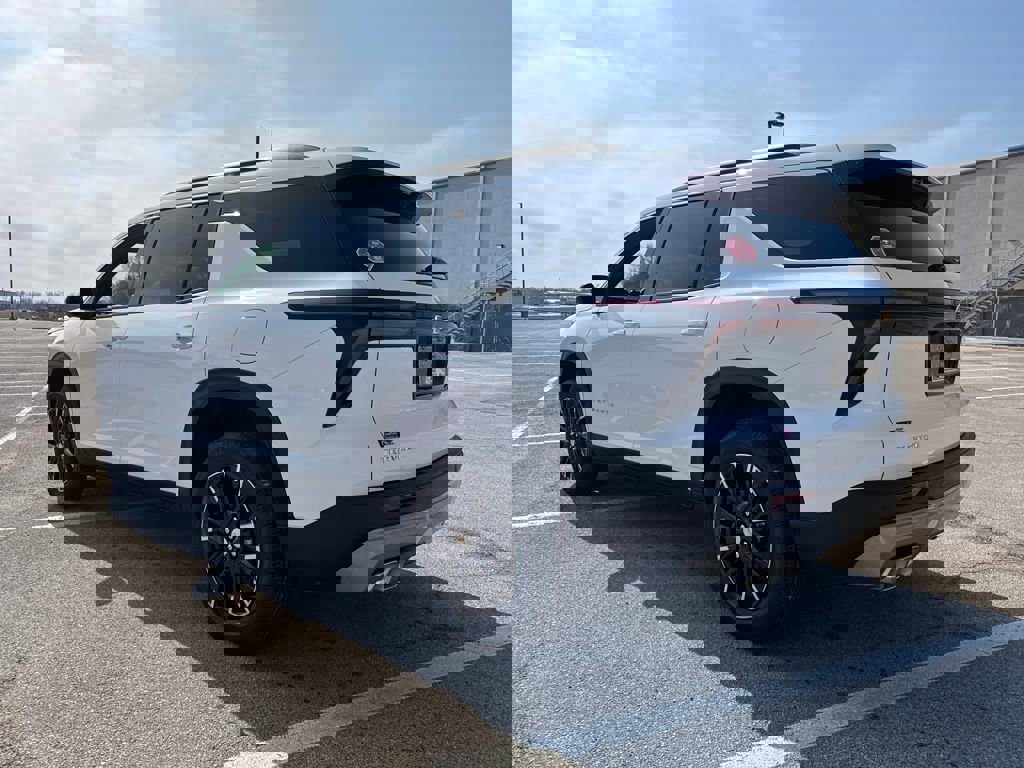 New 2026 Chevrolet Traverse LT w/ Sun and Wheel Package image 4