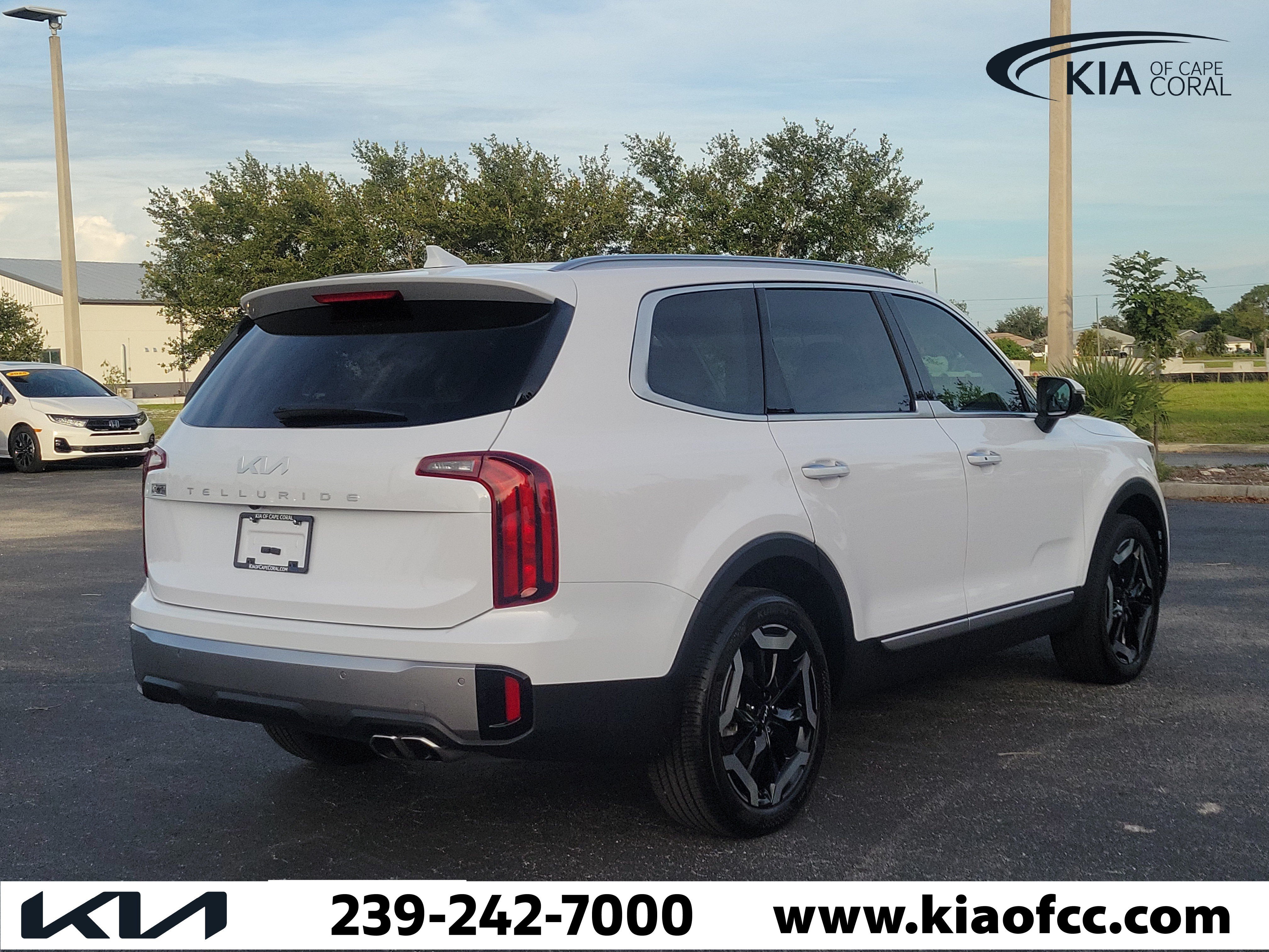 Certified 2025 Kia Telluride S FWD image 6