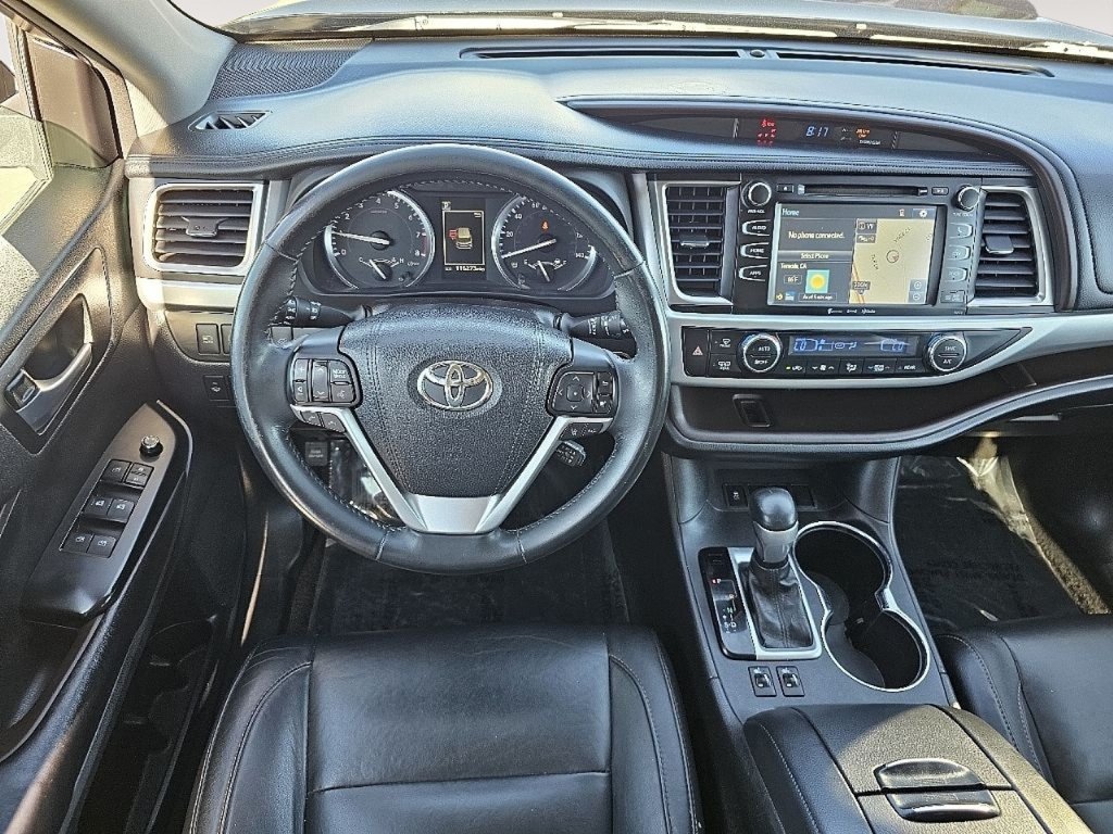 Used 2017 Toyota Highlander XLE FWD image 25