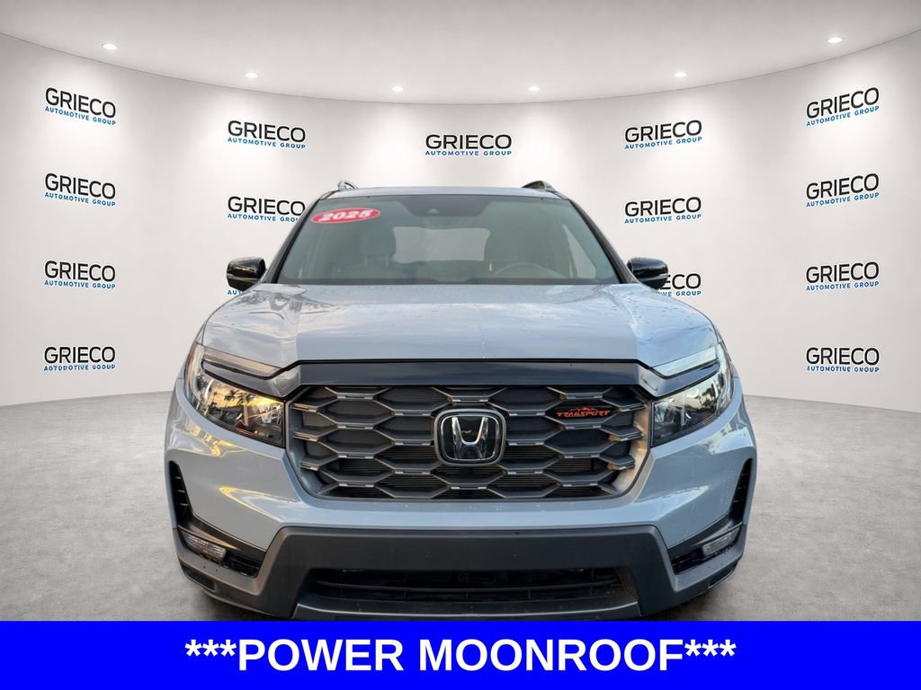 Used 2025 Honda Passport TrailSport image 2