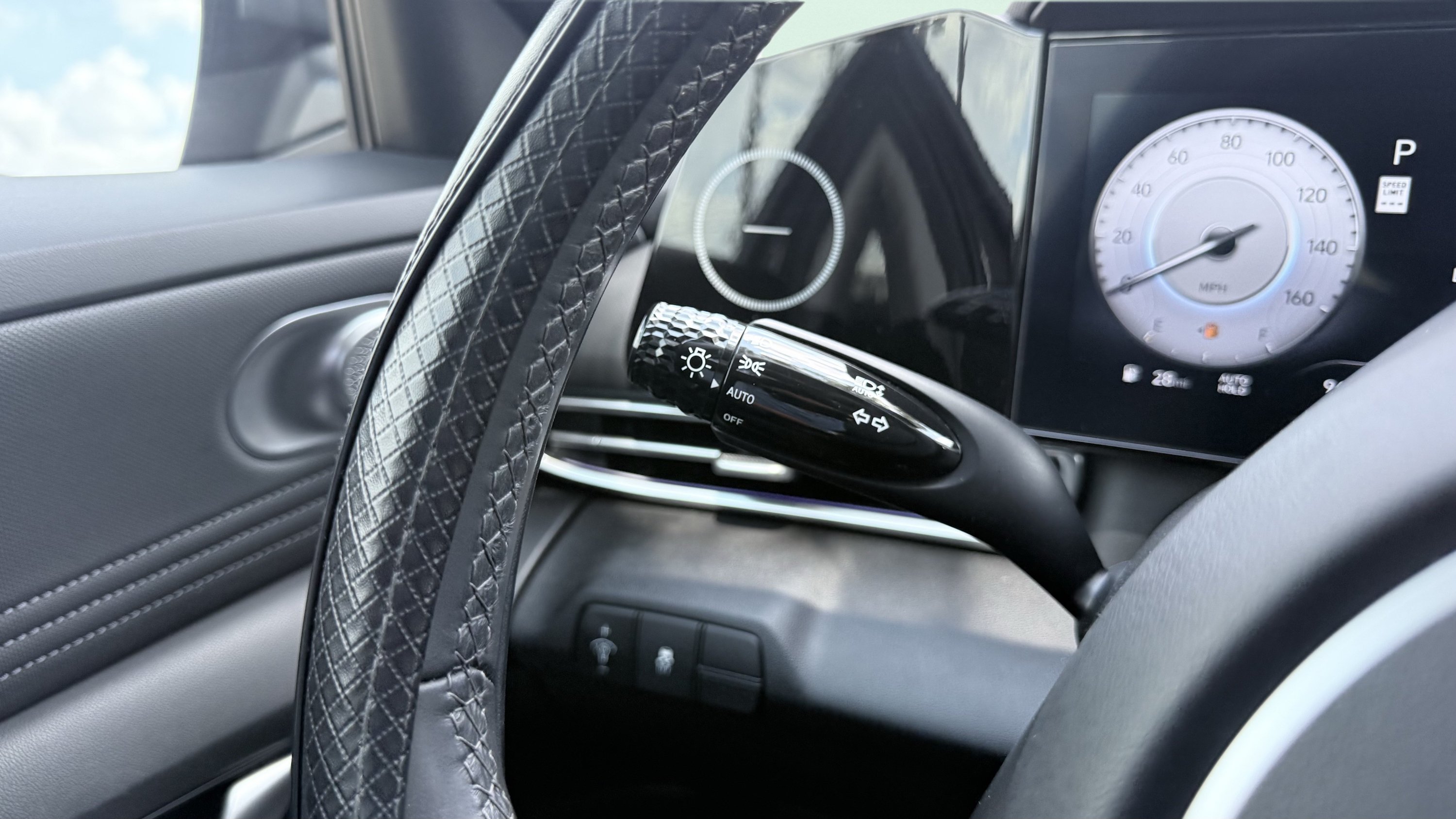 Used 2025 Hyundai Elantra SEL FWD image 55