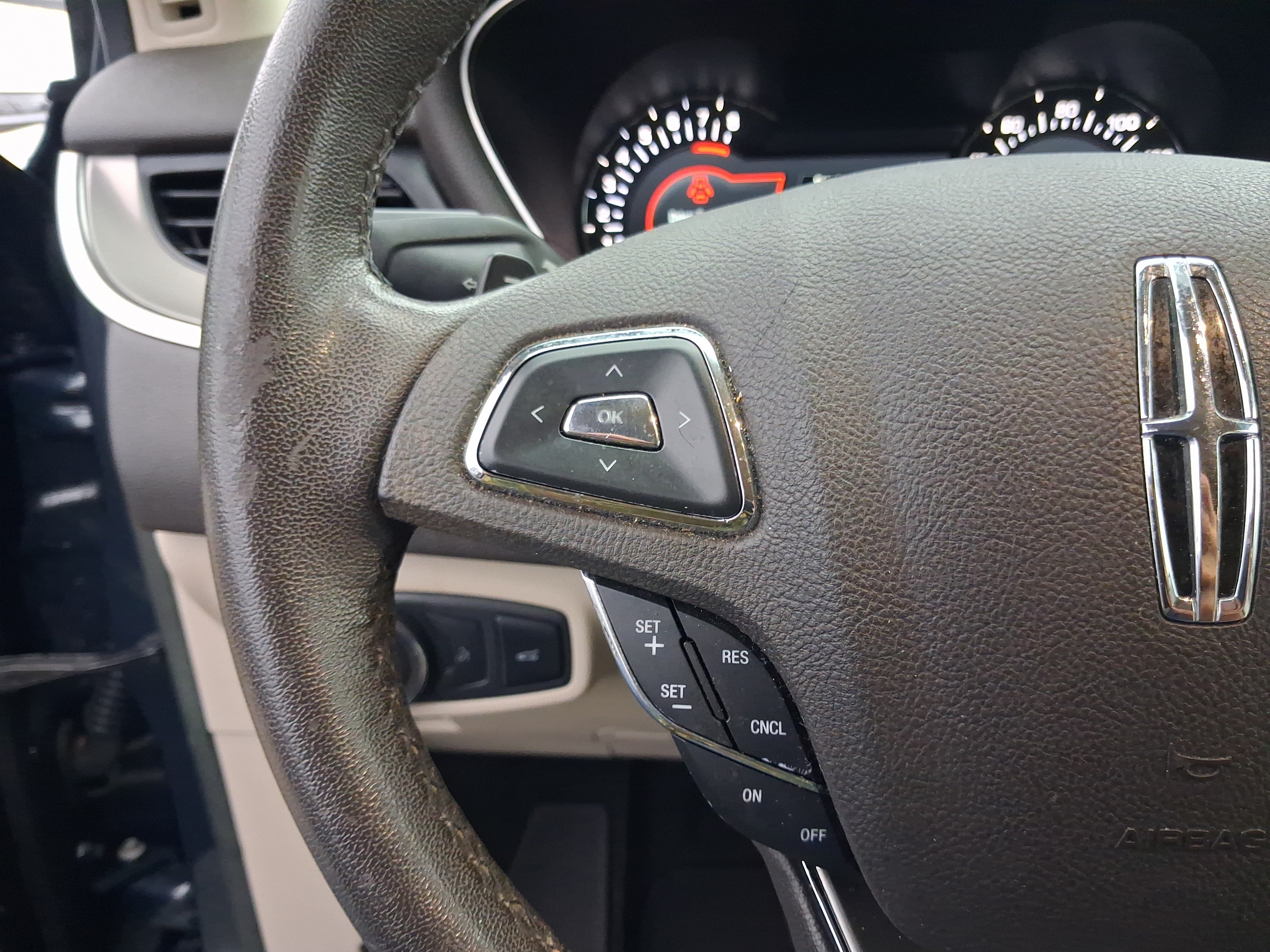 Used 2019 Lincoln MKC Premiere FWD image 17