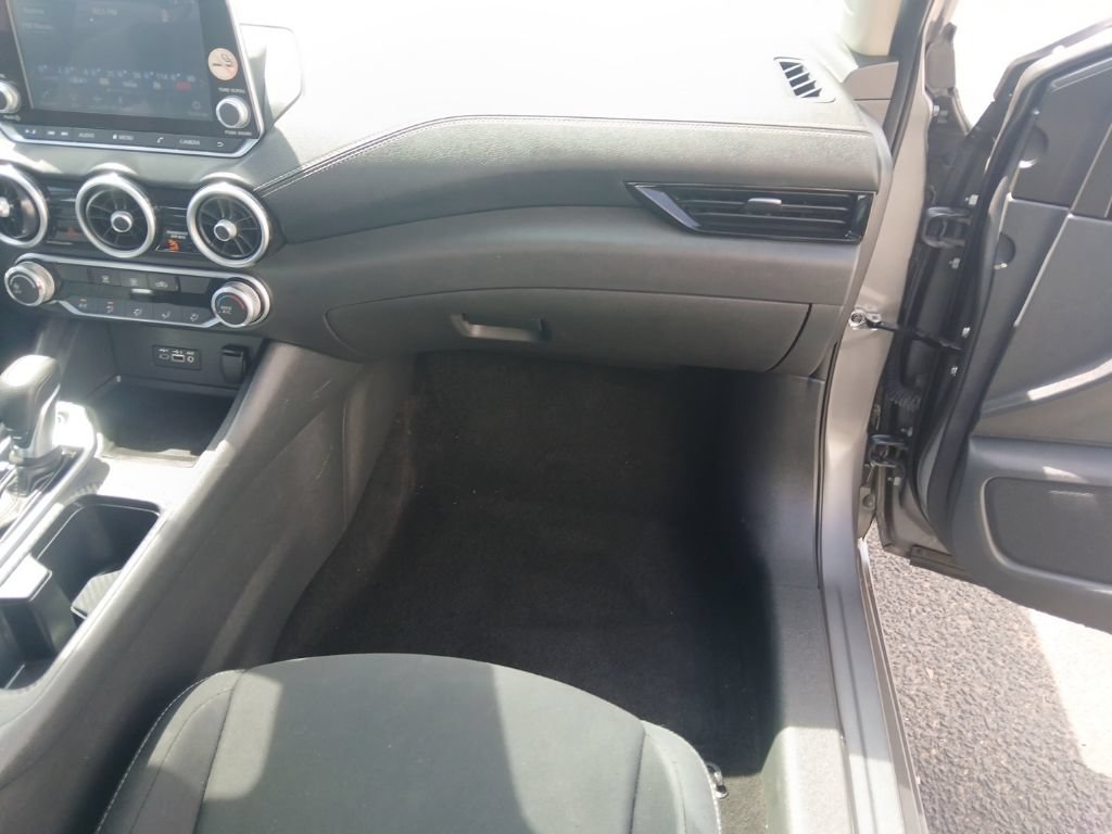 Used 2023 Nissan Sentra SV FWD image 9