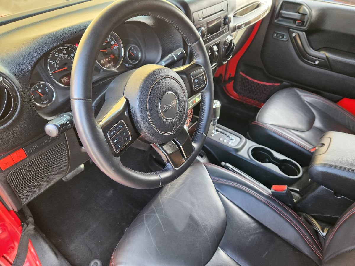 Used 2017 Jeep Wrangler Unlimited Rubicon AWD/4WD image 32