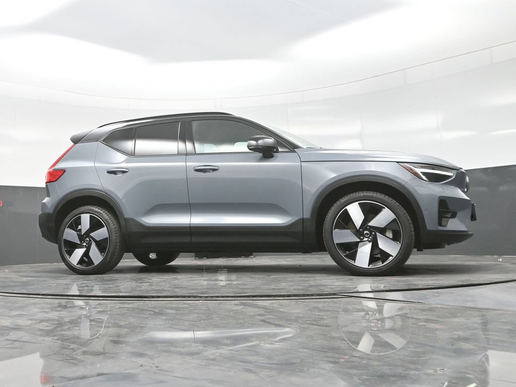 Used 2023 Volvo XC40 Recharge Plus image 30