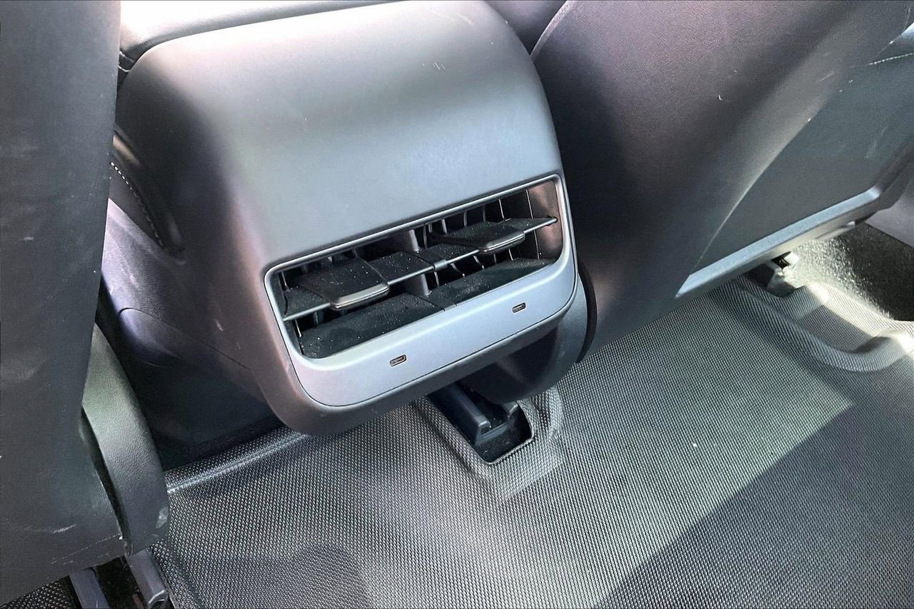 Used 2022 Tesla Model 3 Long Range image 18