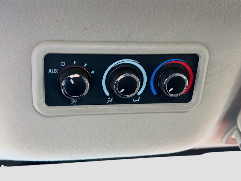 Used 2011 Chevrolet Express 1500 LT w/ LT Preferred Equipment Group AWD/4WD image 17