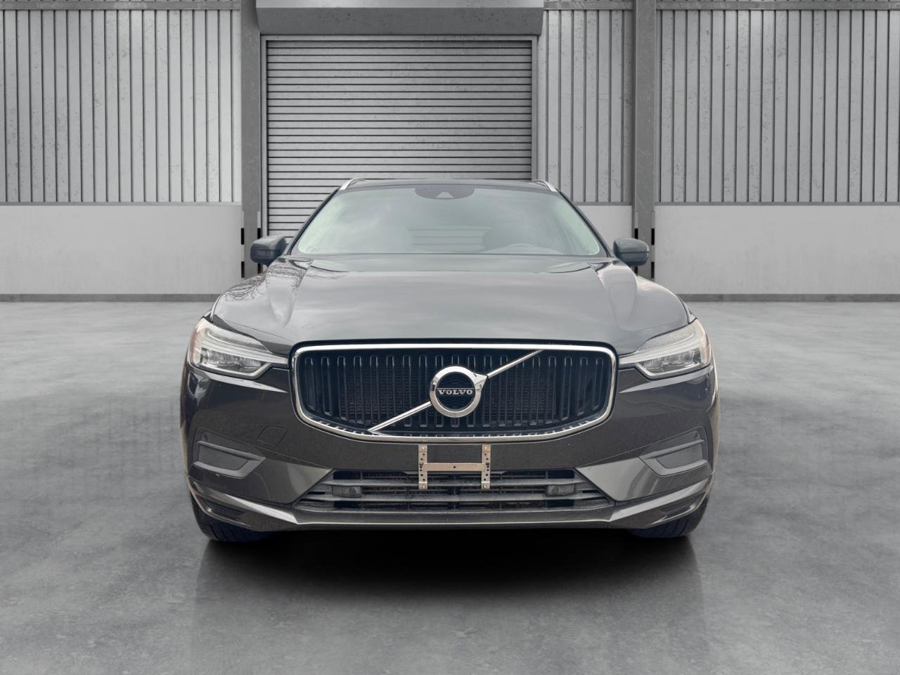 Used 2018 Volvo XC60 T6 Momentum w/ Vision Package image 8