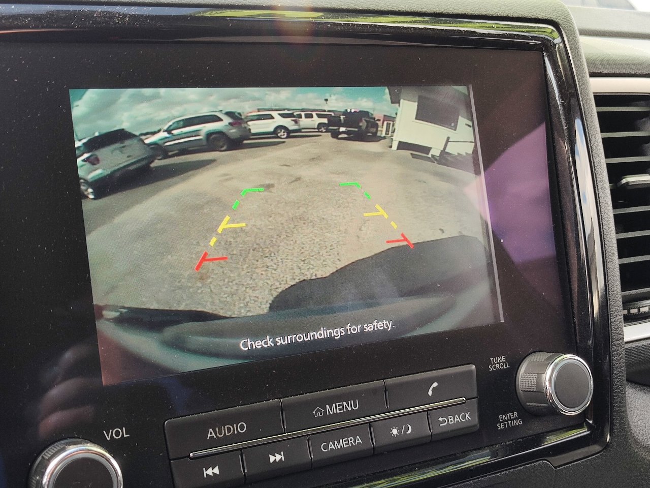 Used 2022 Nissan Frontier SV image 27