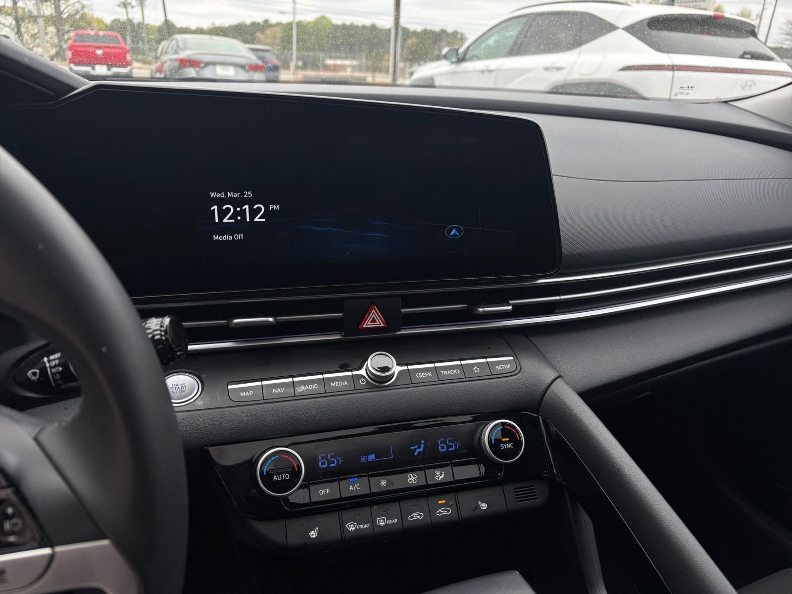 Used 2025 Hyundai Elantra SEL image 27