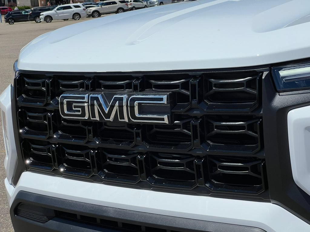 New 2026 GMC Canyon Elevation w/ LPO, Black Badging Package AWD/4WD image 39