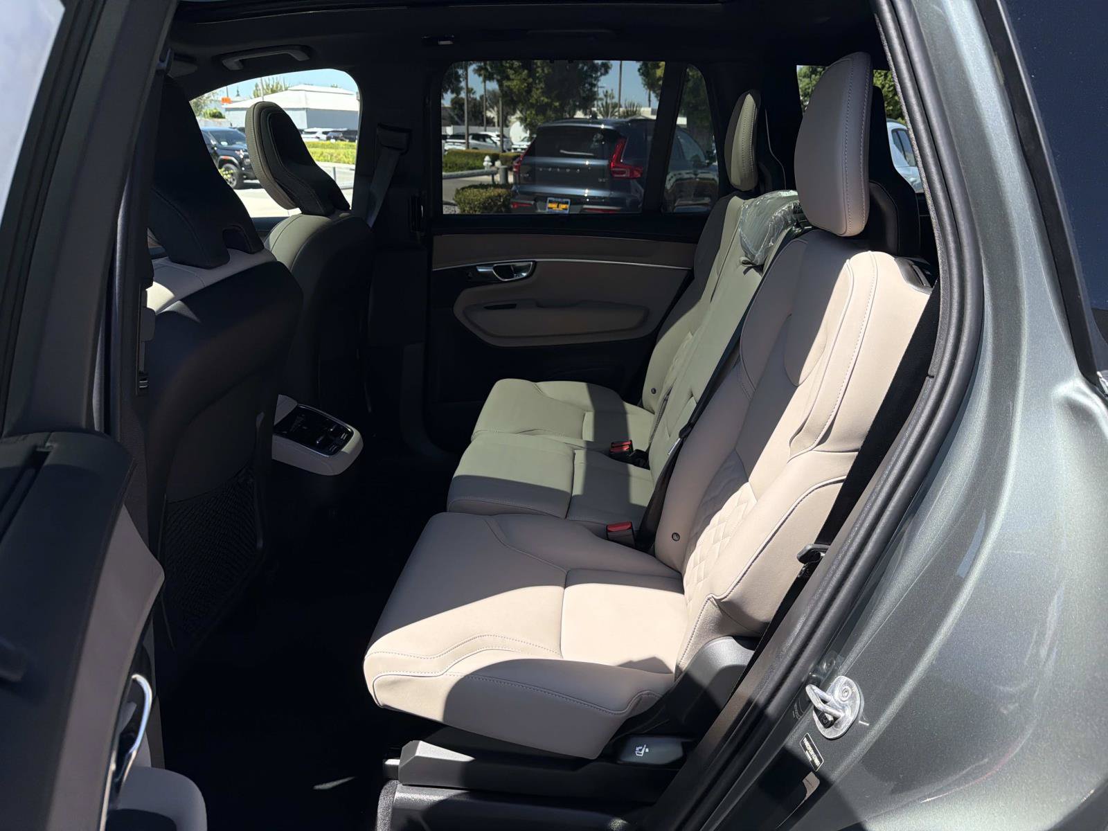 New 2027 Volvo XC90 B6 Bright AWD/4WD image 17