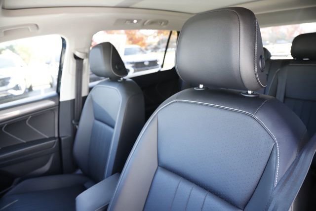 Used 2022 Volkswagen Tiguan SE image 14