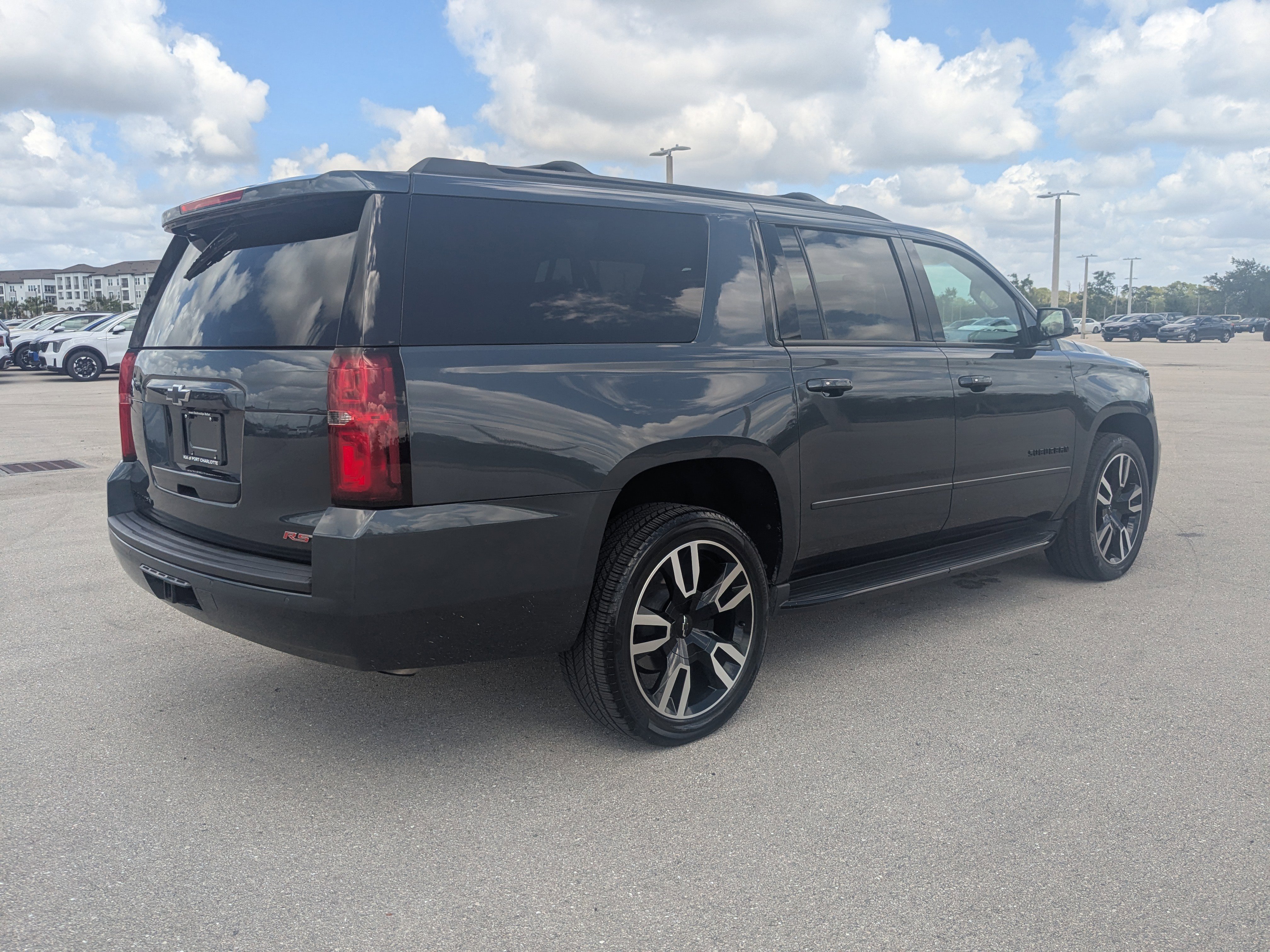 Used 2020 Chevrolet Suburban Premier image 5
