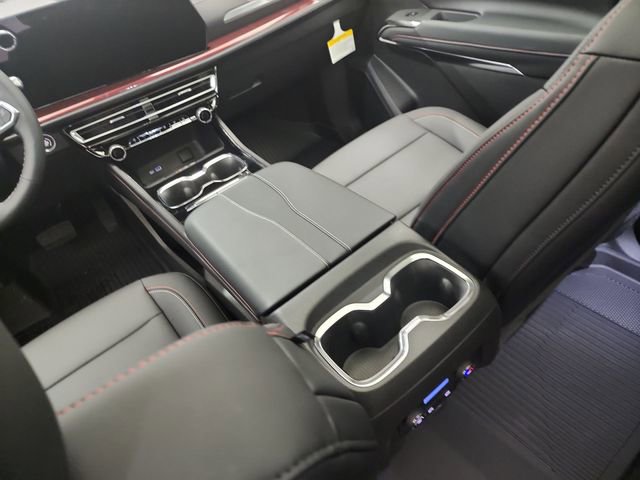 New 2026 Chevrolet Traverse Z71 w/ LPO, Floor Liner Package image 24